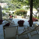 Acacia Bed and Breakfast 4*